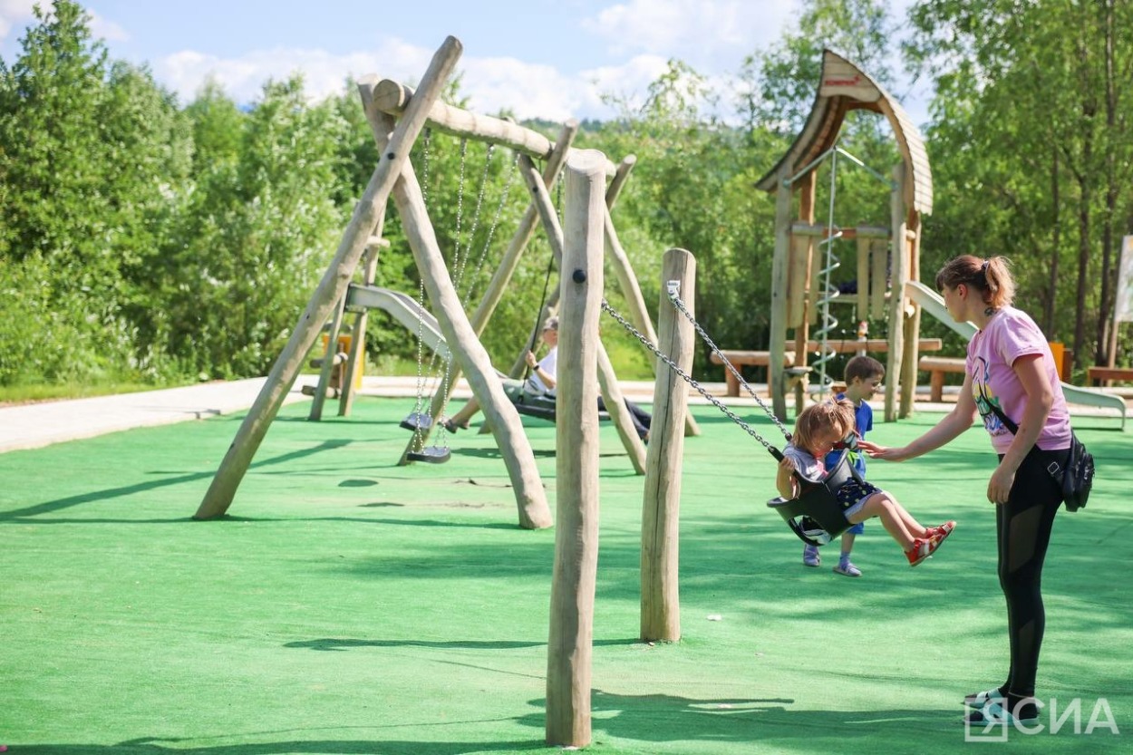 В пяти районах Якутии благоустроят скверы и детские площадки до конца 2024 года