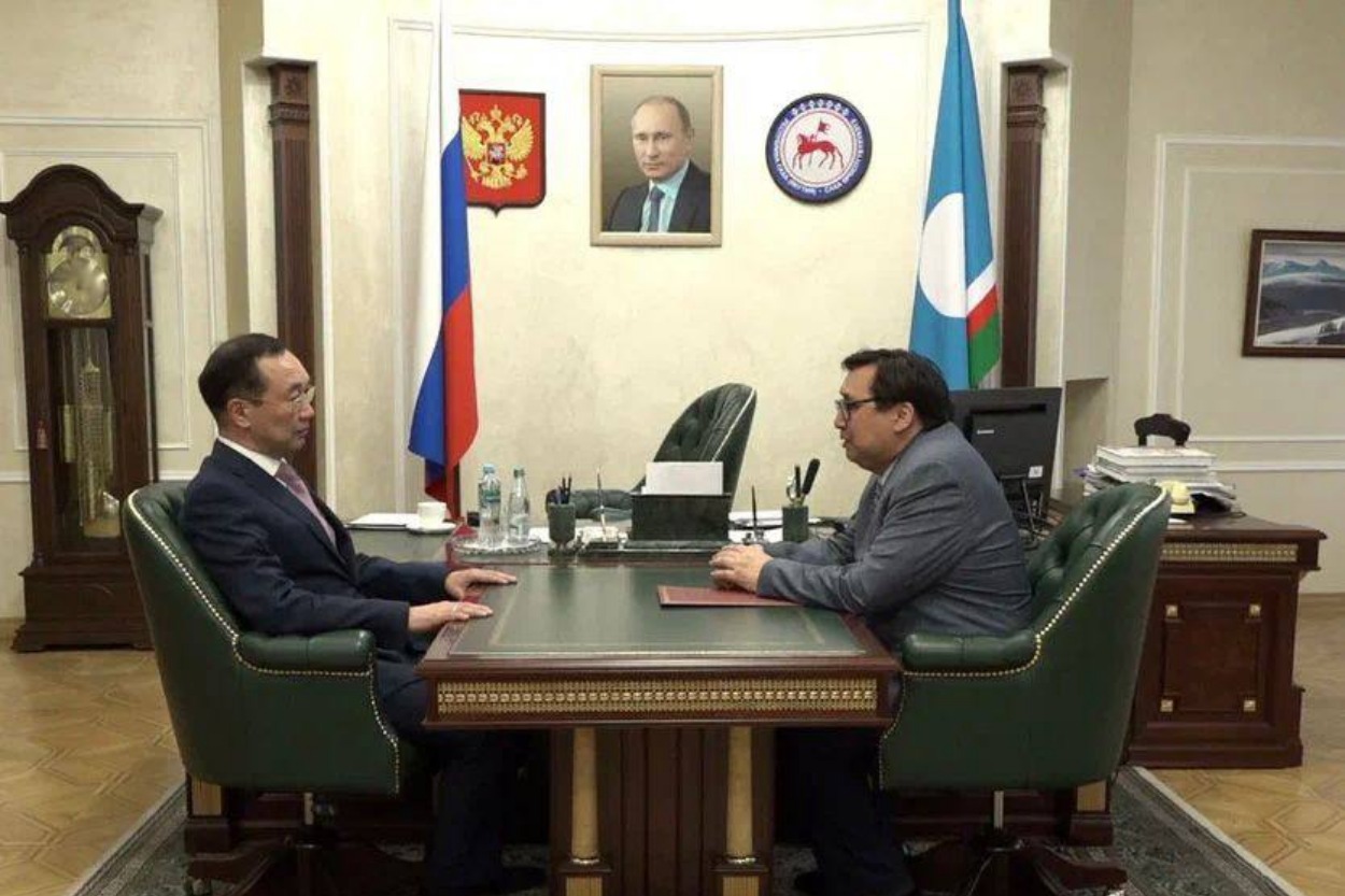 Глава Якутии провел встречу со специальным представителем по Арктике