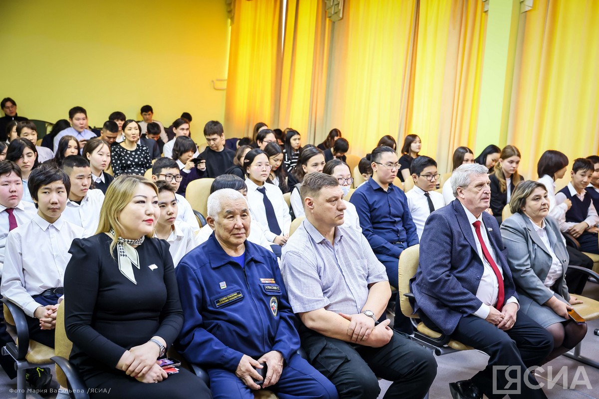 Школьникам Якутска вручили паспорта в День космонавтики | 12.04.2024 |  Якутск - БезФормата