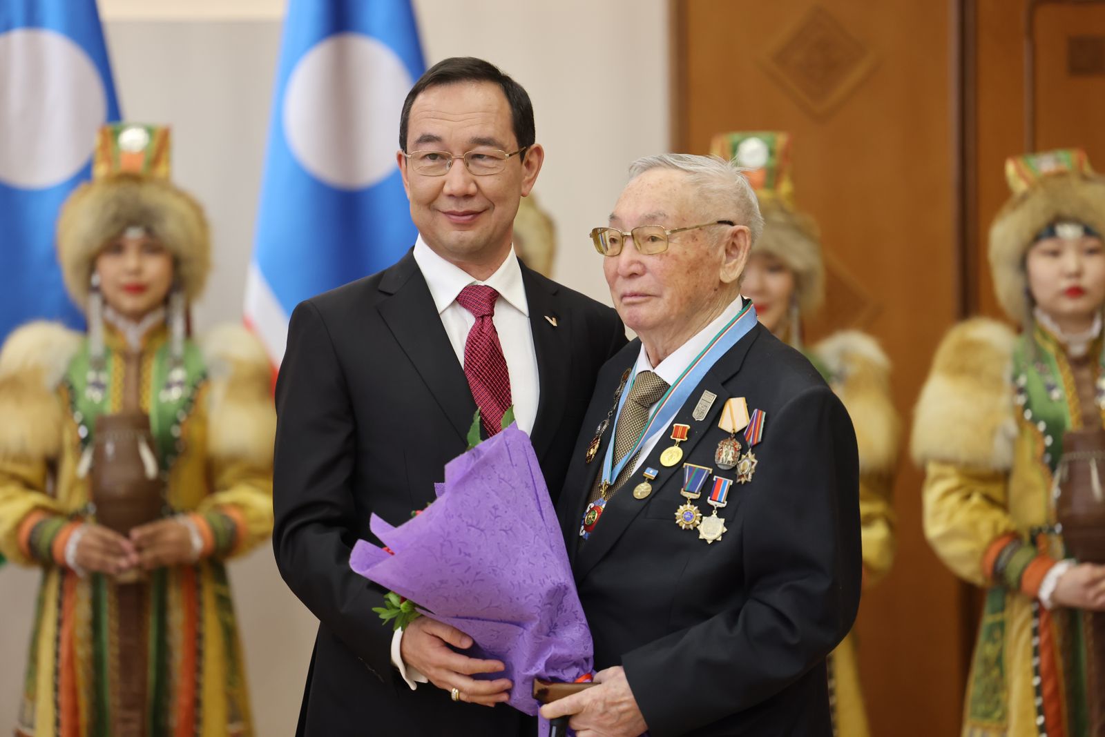Иван Спиридонов получил орден Якутии «Полярная звезда»
