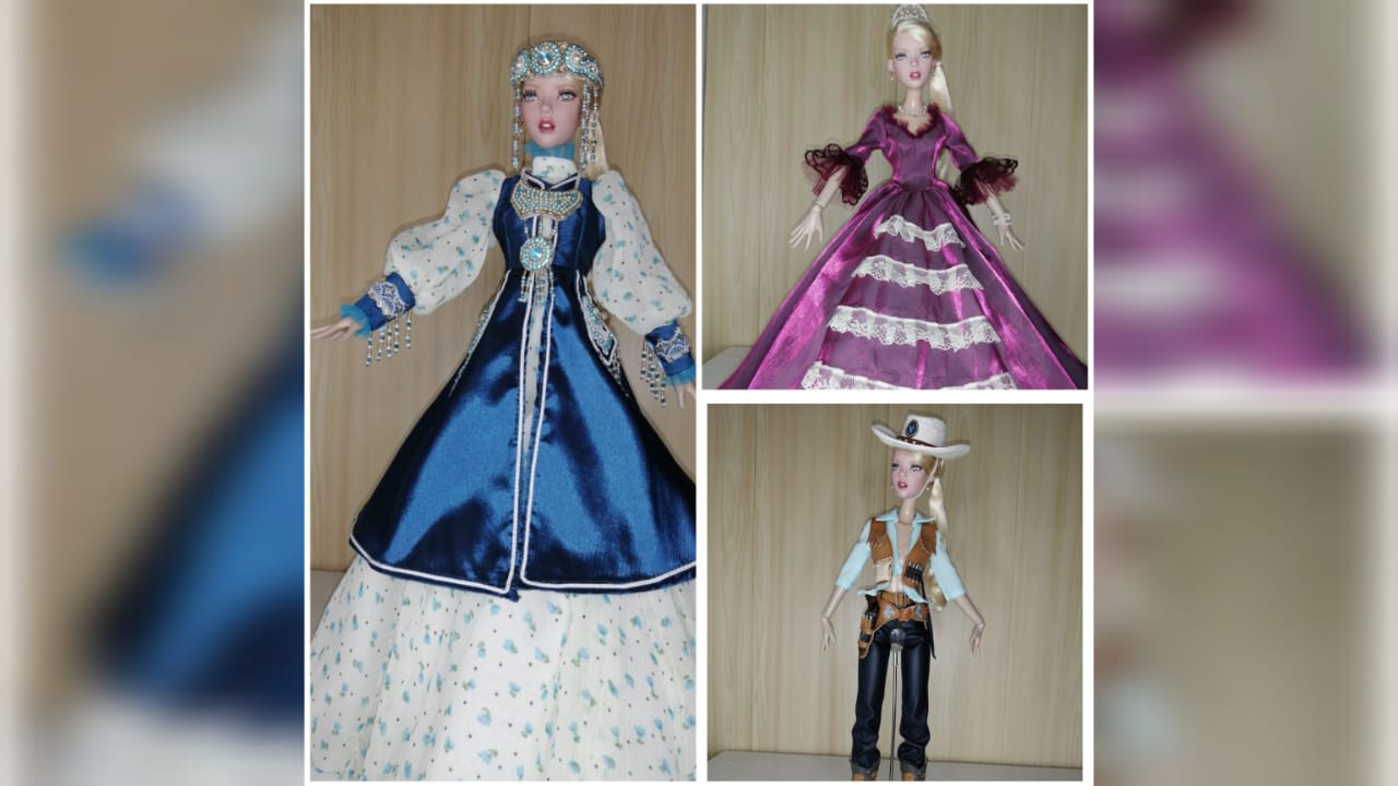 «Исполнила свою детскую мечту»: жительница Горного района сшила для кукол внучки яркие наряды