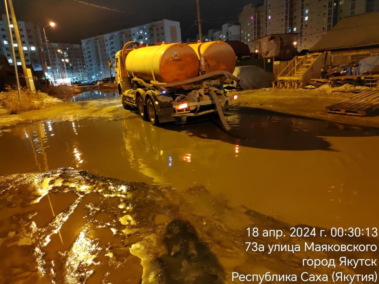 Более четырех тысяч кубометров талых вод откачано за сутки в Якутске