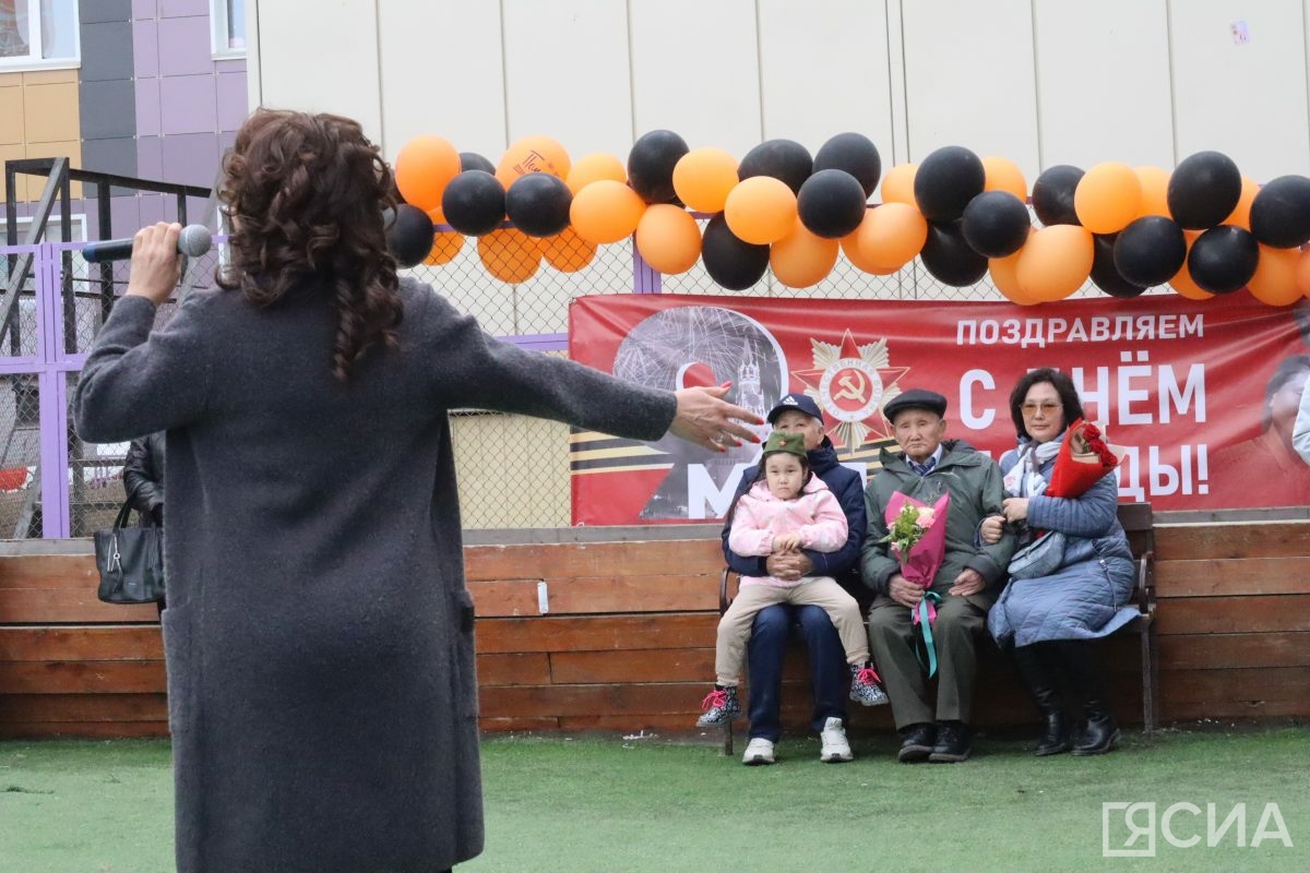 С наступающим Днем Победы в Якутске поздравили ветерана Великой  Отечественной войны Петра Яковлева | 06.05.2024 | Якутск - БезФормата