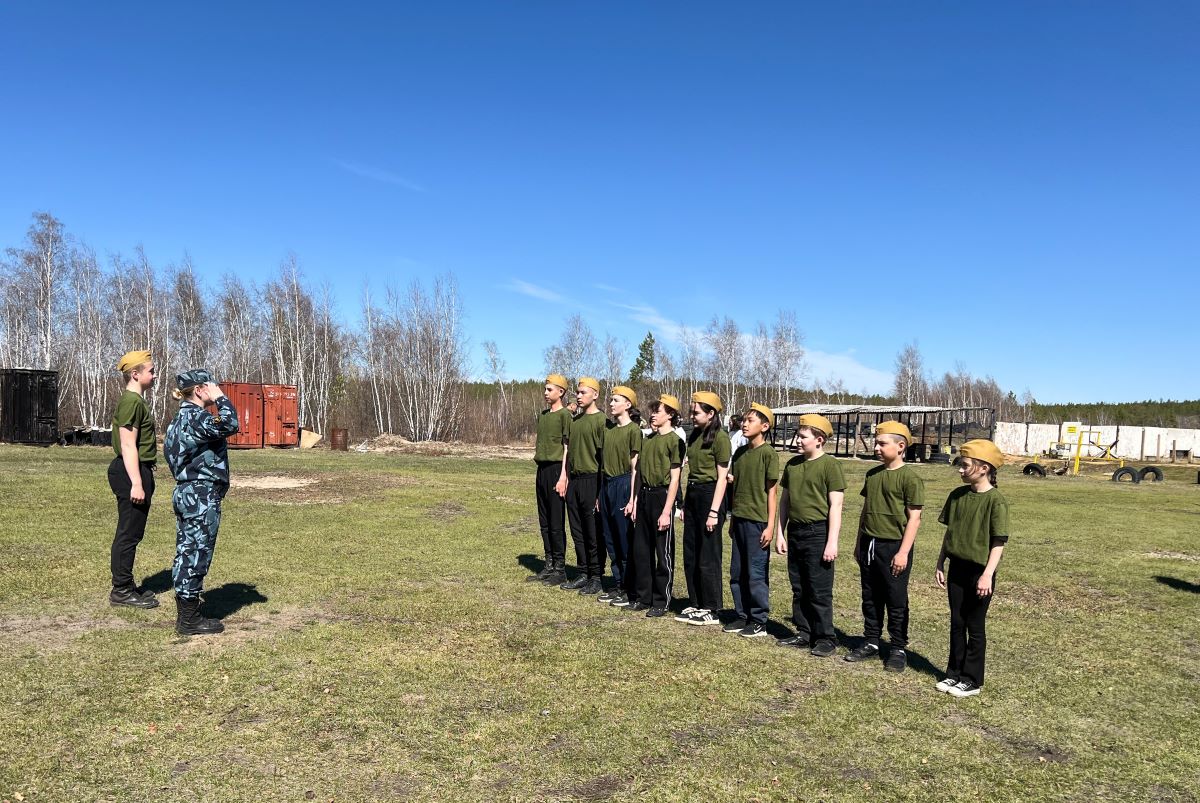 В Якутске прошла военно-патриотическая игра для детей сотрудников УФСИН —  ЯСИА