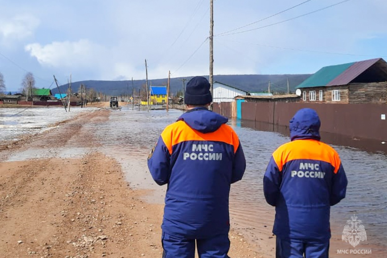 В два села Олекминского района доставили 600 кг гуманитарного груза