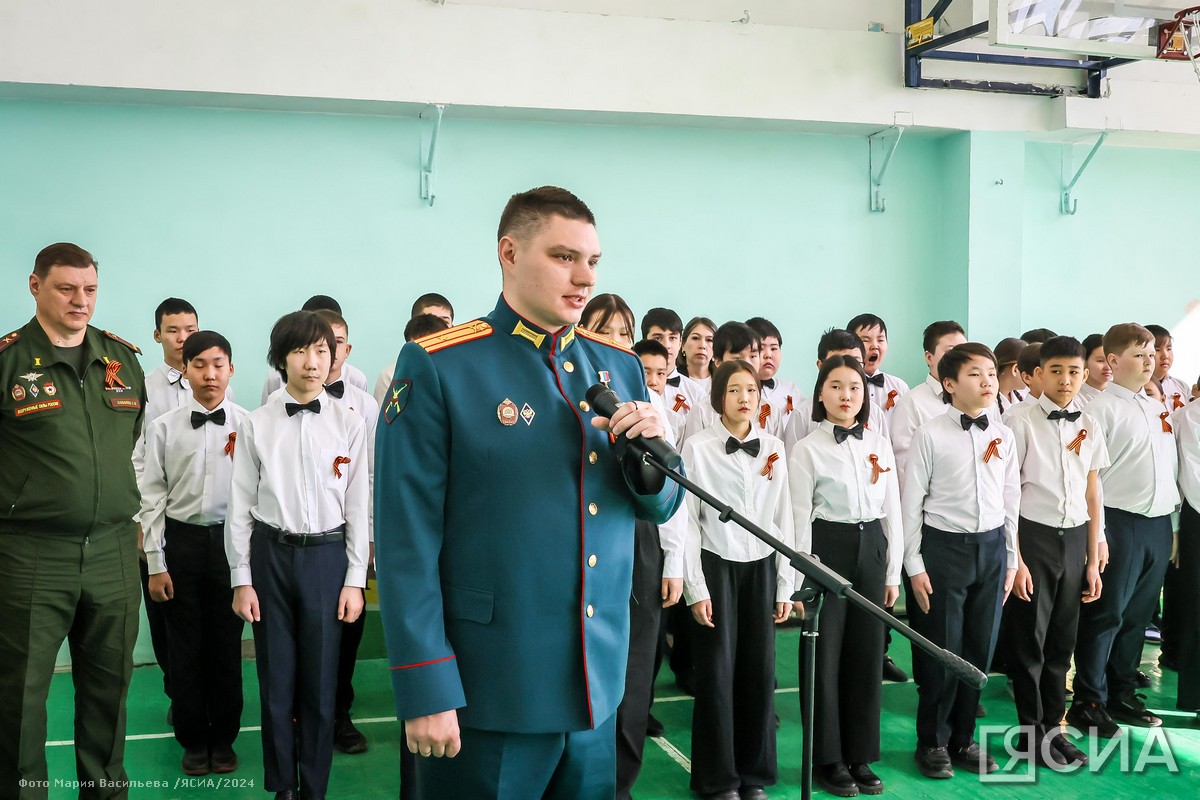 Герой России Николай Соболев провел «Урок мужества» в школе Якутска