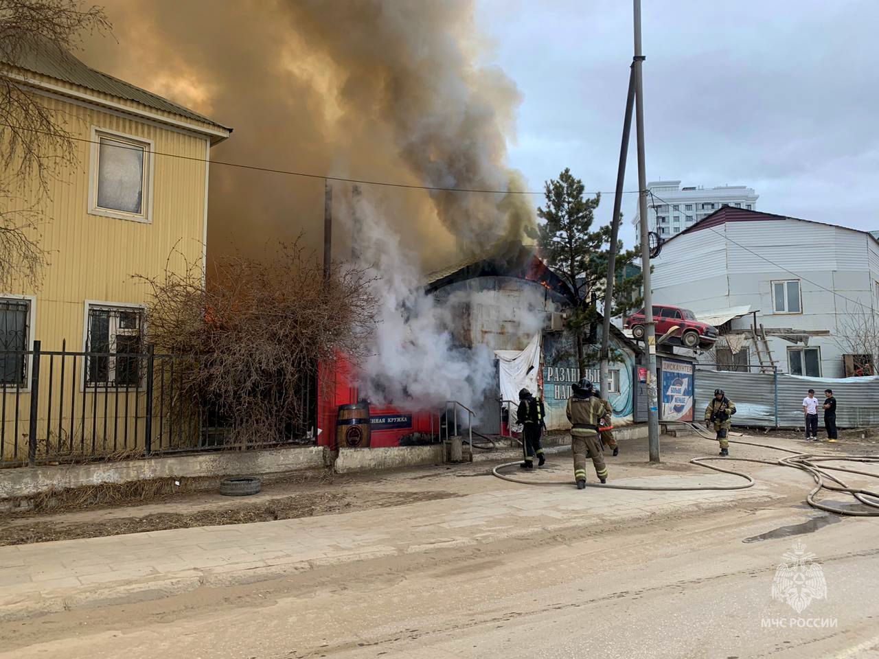 В Якутске в одном из рестобаров произошел пожар
