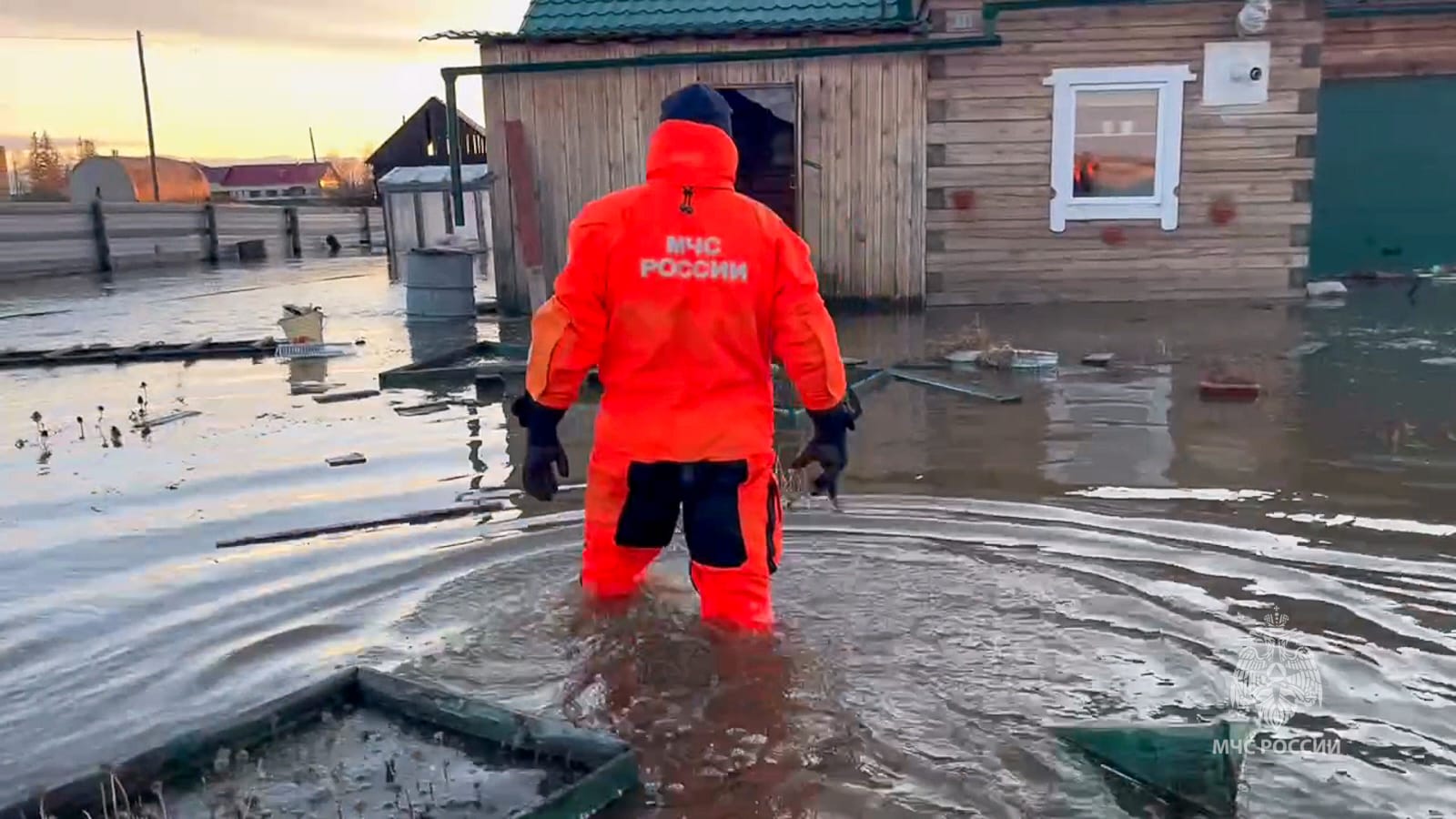 В пострадавших от паводка селах Намского района начались восстановительные работы