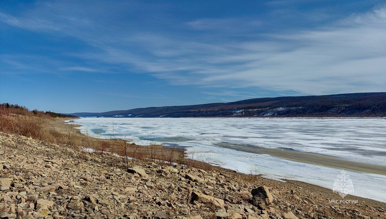 В Якутии на реке Лене образовался затор льда 