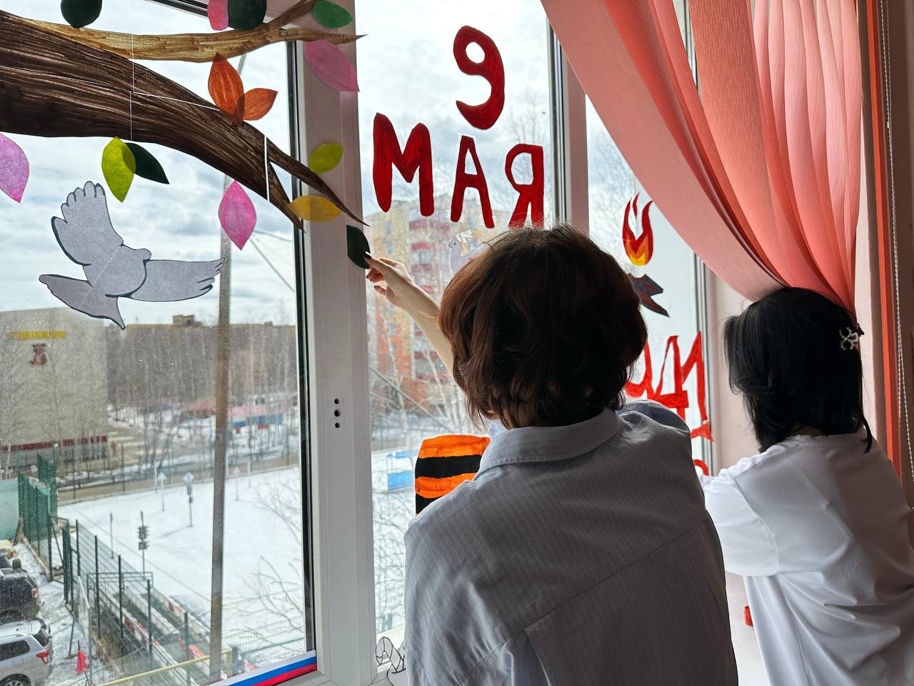 Школы Якутии присоединились к акции «Окна Победы»