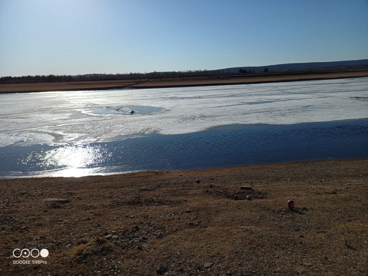 Подвижка льда зафиксирована на реке Амге в Якутии