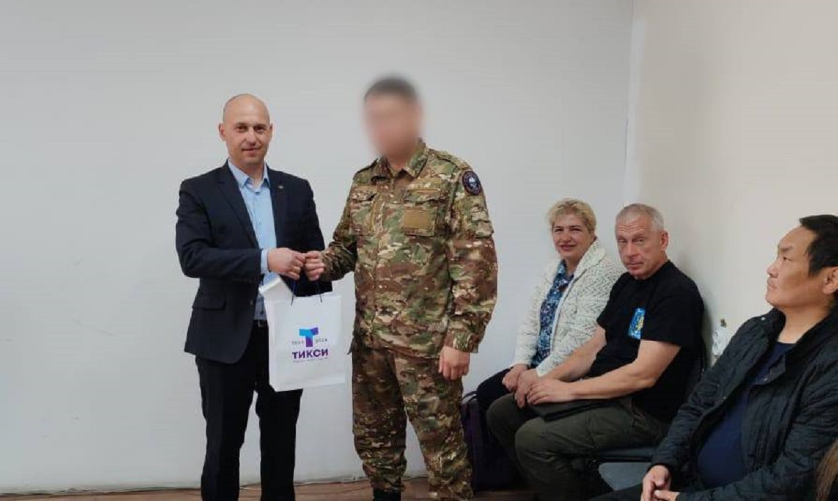 В Булунском филиале ГУП «ЖКХ РС (Я)» встретили коллегу-военнослужащего