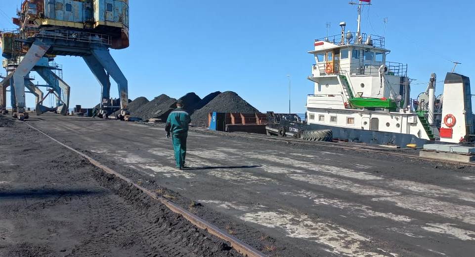 Первые объемы угля для нужд ЖКХ доставили в Нижнеколымский район