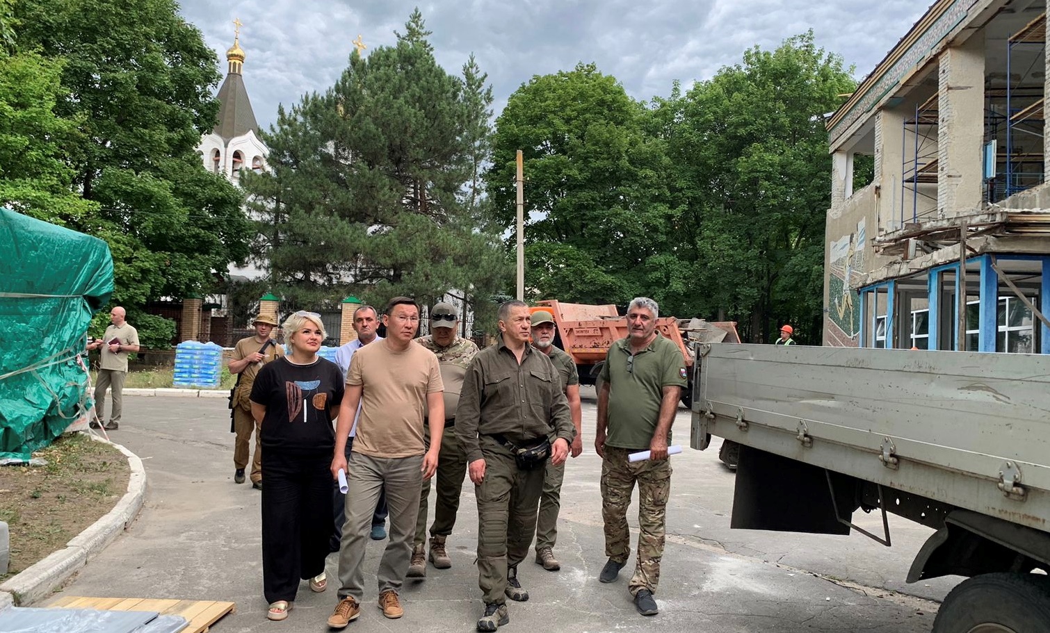 Специалисты из Якутии в Докучаевске основные усилия сосредоточили на восстановлении жилых домов