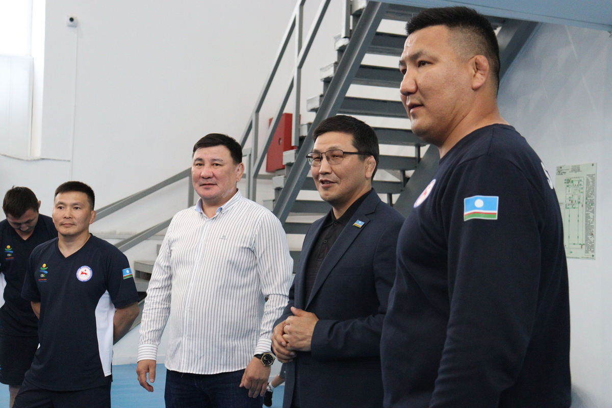 Министр спорта посетил официальную тренировку сборной Якутии на игры «Дети Азии»