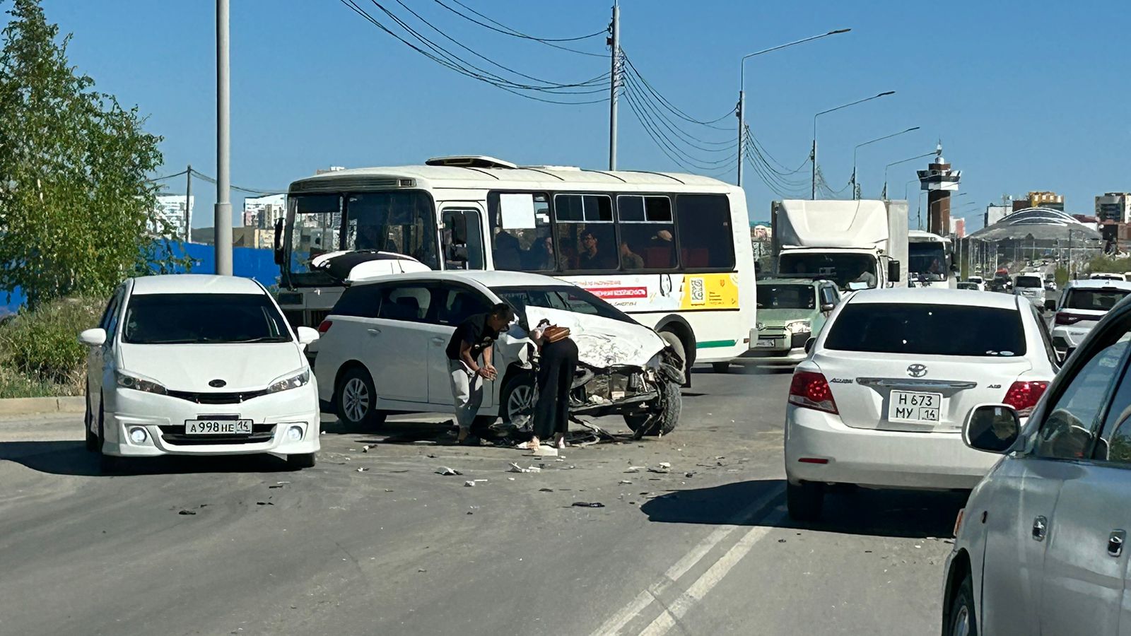 В Якутске маршрутный автобус попал в ДТП