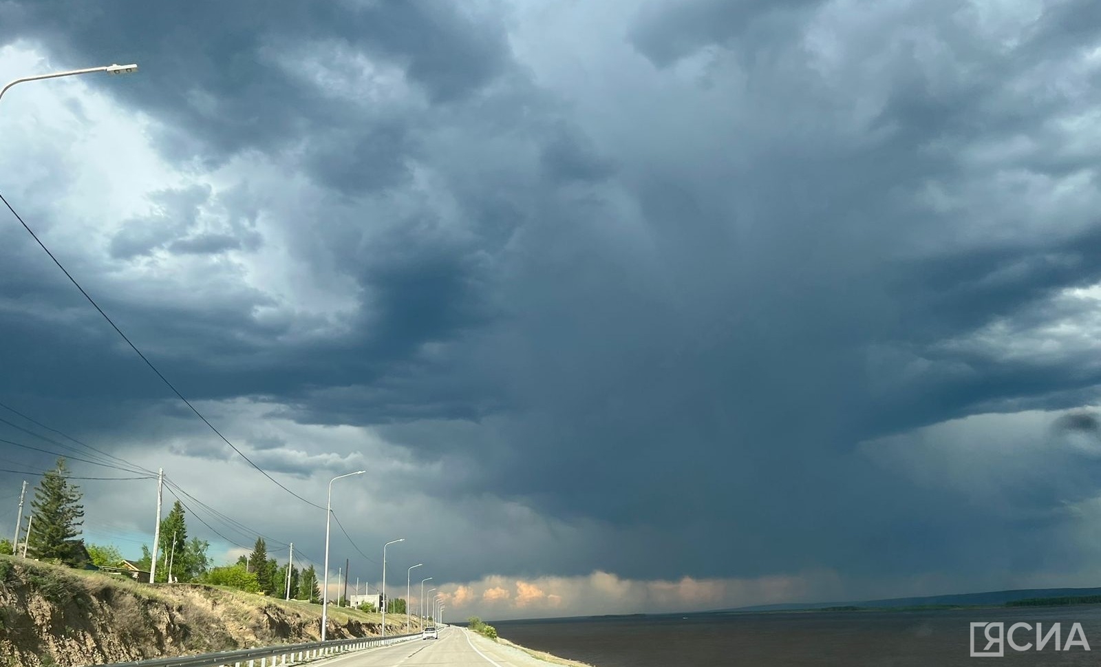 В ряде районов Якутии прогнозируют дожди с грозами и град