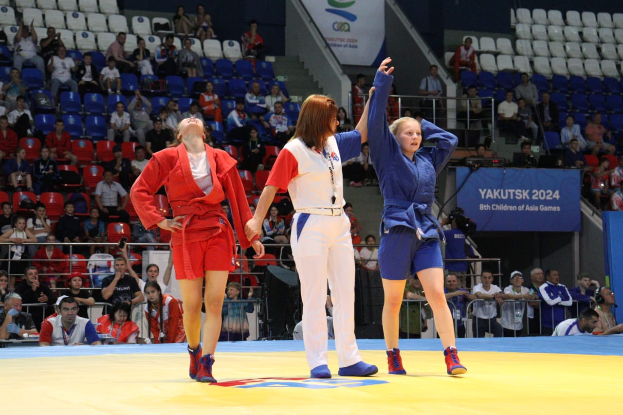 Первую медаль сборной Якутии на играх «Дети Азии» принесла самбистка Анастасия Шевченко