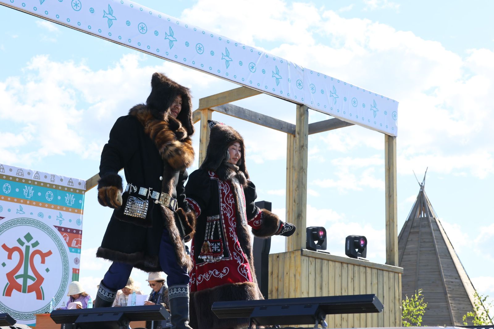 Конкурс якутской национальной одежды провели на Ысыахе Туймаады
