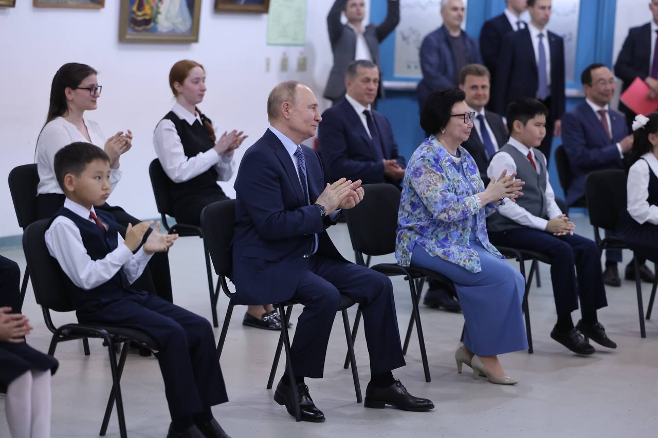 Визит президента впечатлил воспитанников Высшей школы музыки Якутии