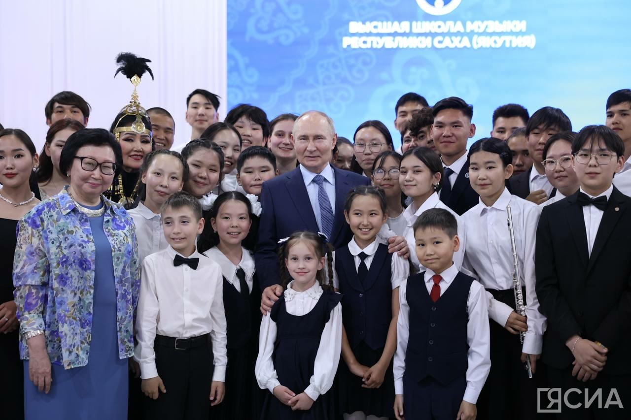 О Высшей школе музыки Якутии рассказал Владимир Путин во Вьетнаме