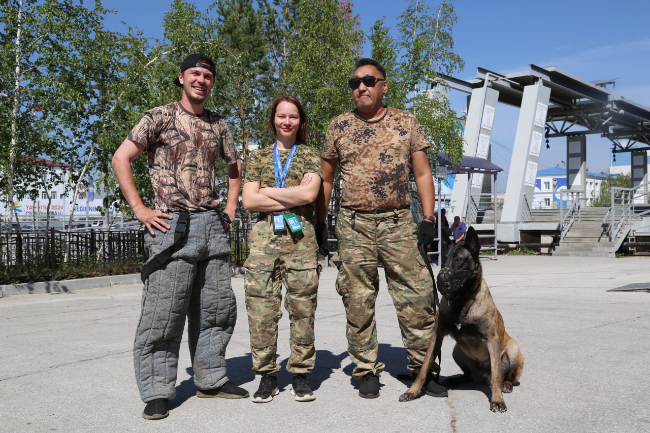 В аэропорту Якутска продемонстрировали навыки служебных собак