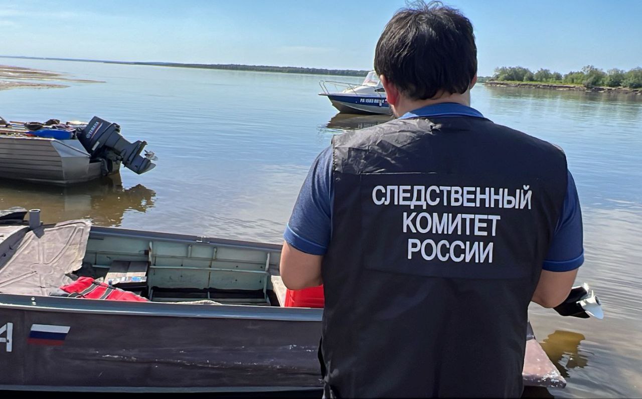 В Хангаласском районе Якутии перевернулась лодка с четырьмя пассажирами.  Погиб ребёнок — ЯСИА