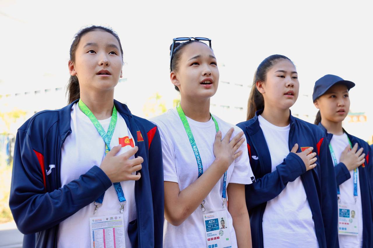 Флаги Кыргызстана и Пакистана подняли в деревне спортсменов VIII игр «Дети Азии»