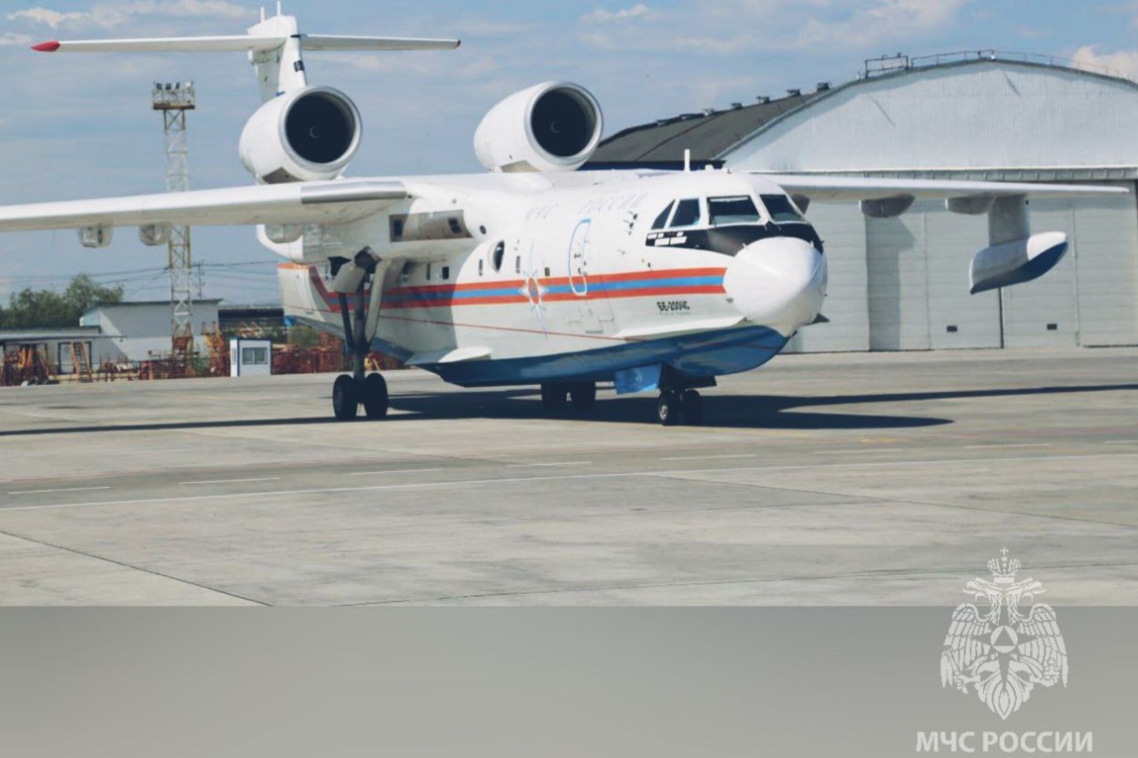 Самолет Бе-200 прибыл в Якутию для борьбы с лесными пожарами