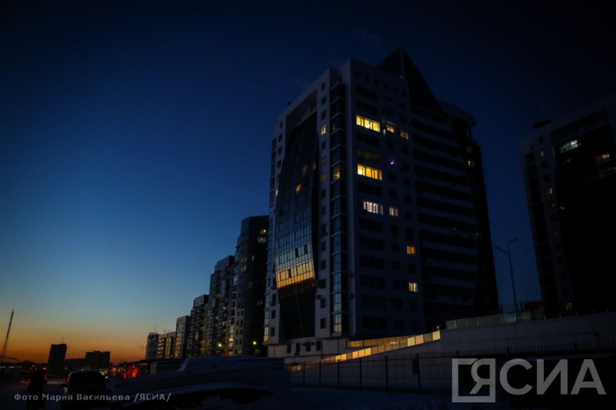 Пока в Якутии была ночь: смерть от молнии, ненормированный рабочий день и заявление Турции