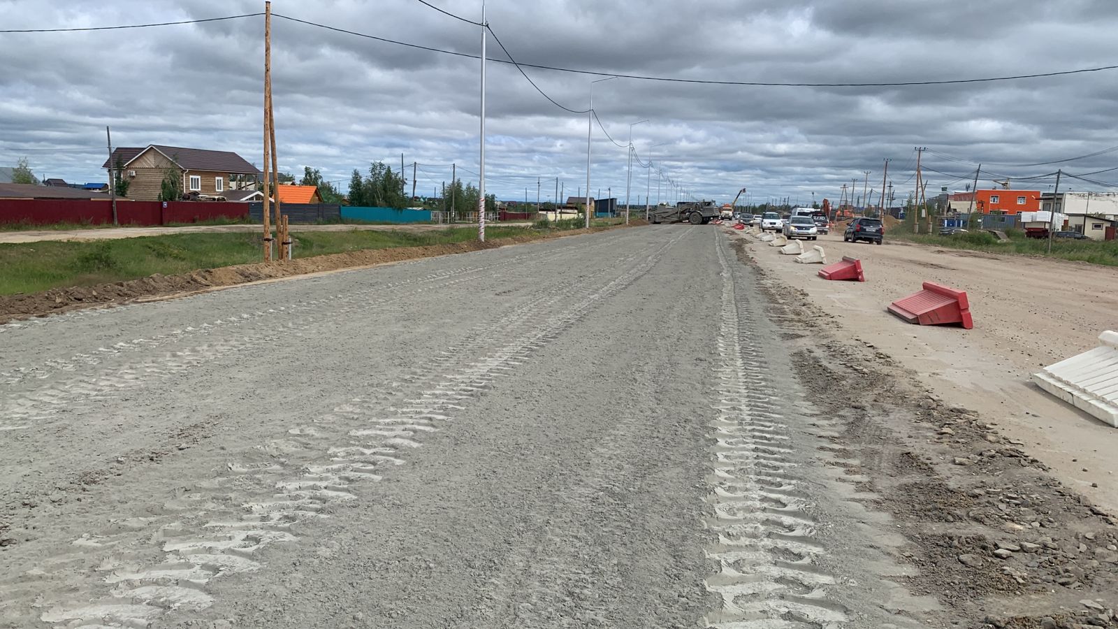 На автодороге «Нам» в Якутске за три дня заасфальтировали 650 погонных метров