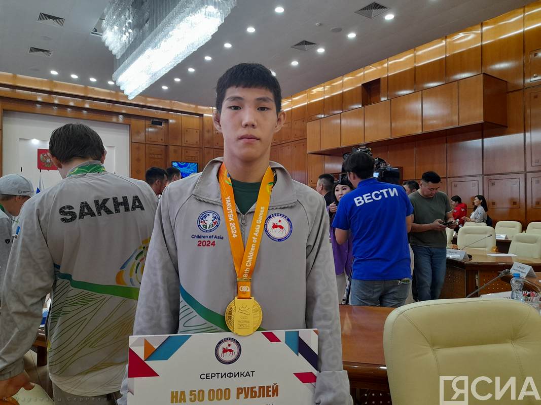 «Хочу быть как Роман Дмитриев»: борец Никифор Семёнов — о победе на играх «Дети Азии»
