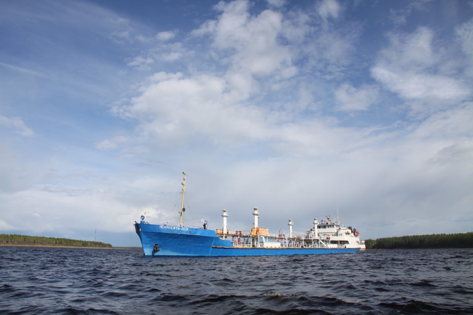 Суда ЛОРПа доставят порядка 500 тысяч тонн грузов во время арктической навигации
