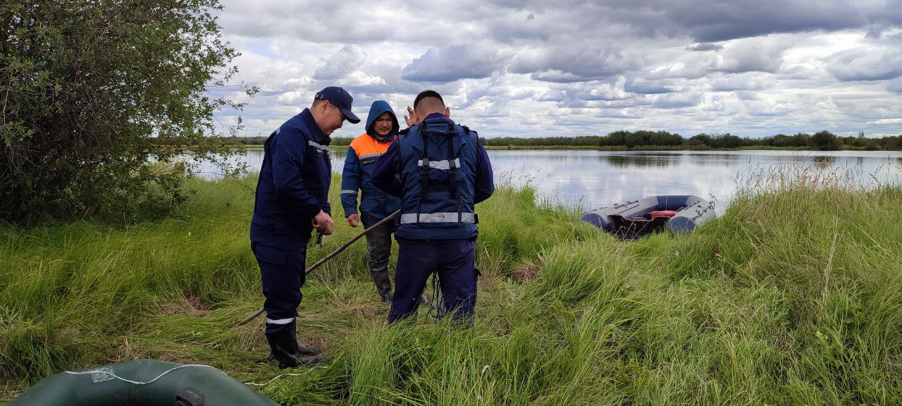 Недалеко от Якутска водолазы на дне озера обнаружили тело мужчины