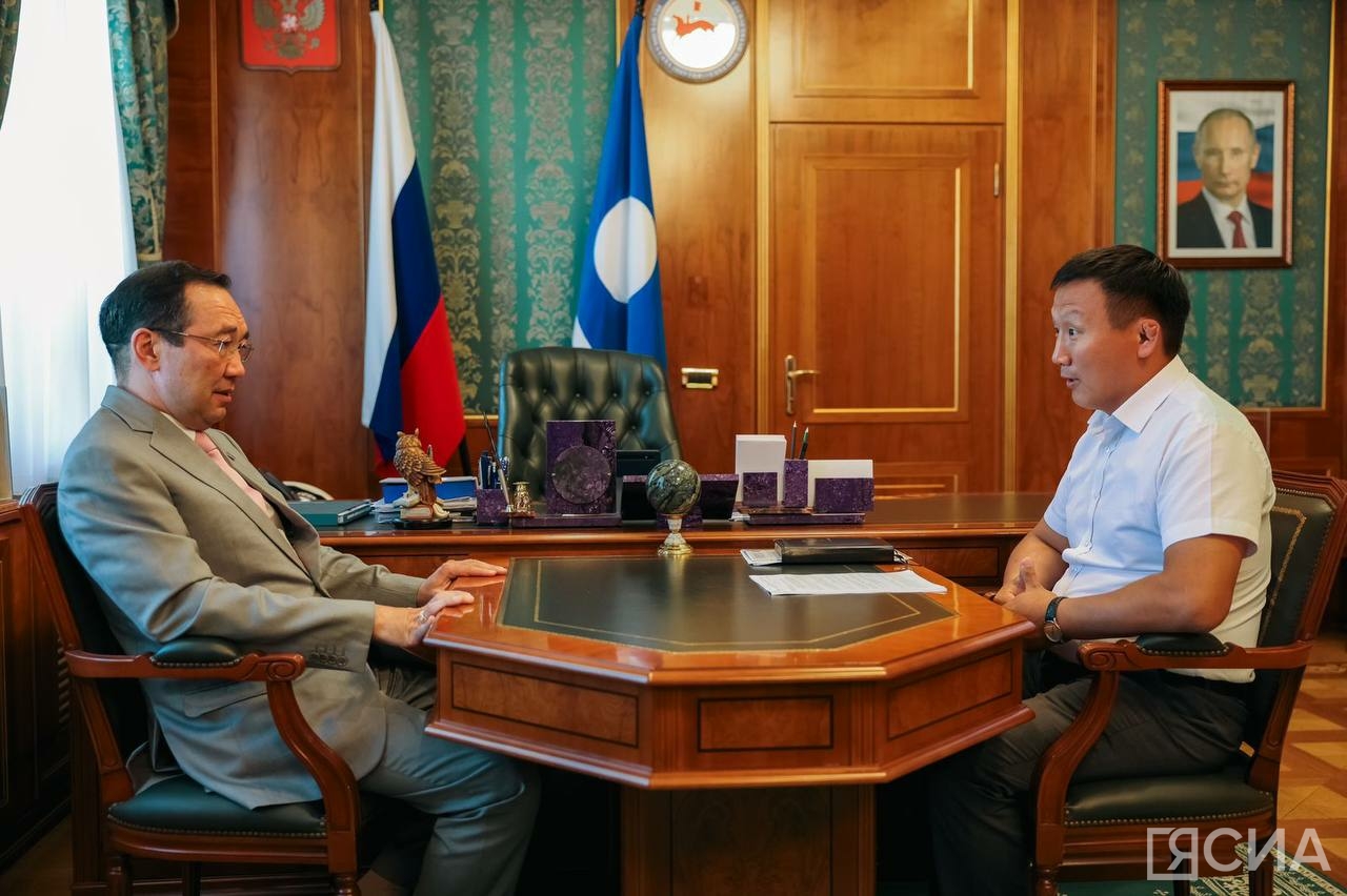 Глава Якутии провел рабочую встречу с главой Мегино-Кангаласского района