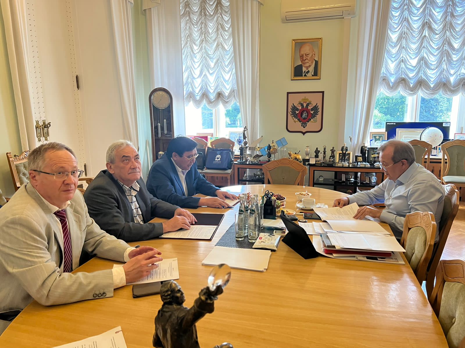 Якутия и Российская академия наук планируют создать научно-экспертный совет по изучению Арктики
