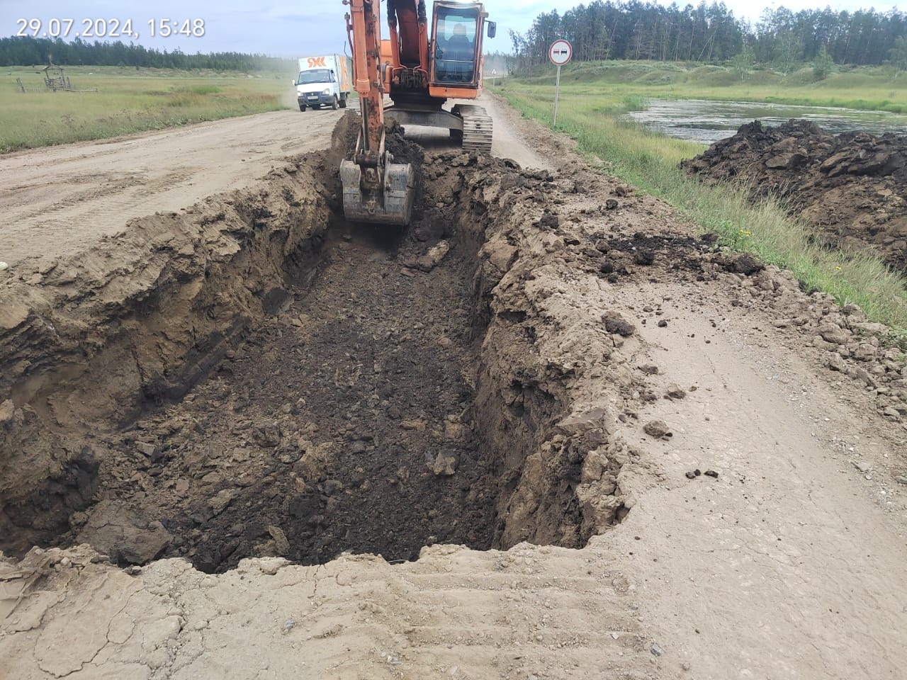 На участке трассы «Колыма» в Таттинском районе Якутии ведутся восстановительные работы