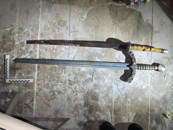 Житель Якутска убил приятеля декоративным мечом в ходе драки