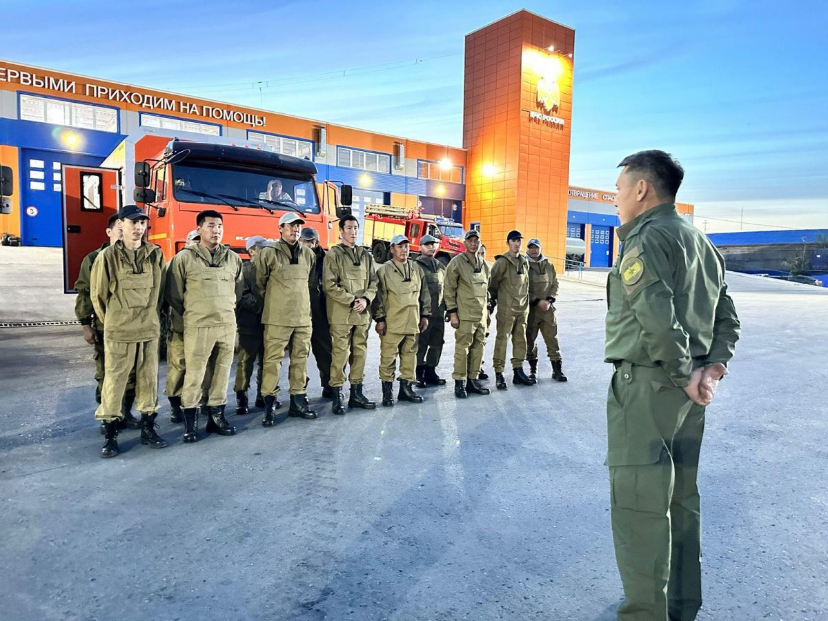 На борьбу с лесными пожарами в Верхневилюйском районе направили силы ГПС Якутии