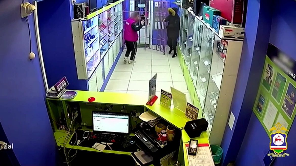В Якутске работник комиссионного магазина и его знакомый инсценировали ограбление