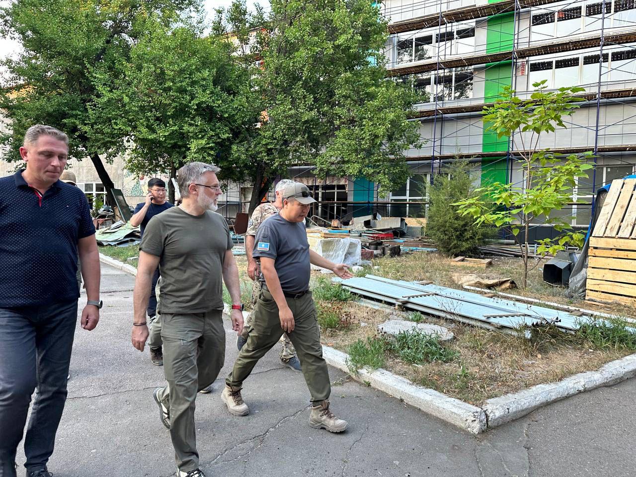 Специалисты Якутии восстанавливают 65 объектов в Докучаевске