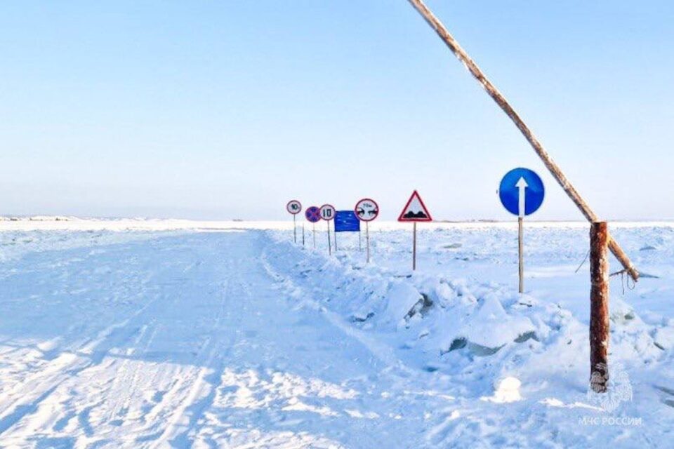 Две ледовые переправы через реки Лену и Алдан открыли в Якутии 