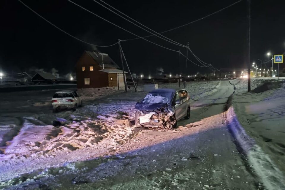 Один человек погиб, еще четверо получили травмы в результате ДТП в Намском районе Якутии