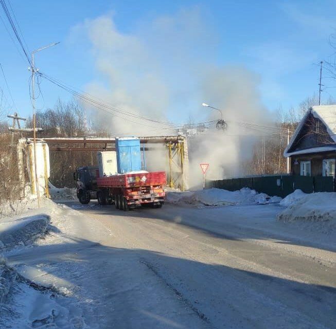 Водитель грузового автомобиля повредил теплотрассу в Алдане