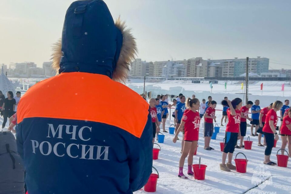 Якутск впервые присоединился к международной акции по массовому обливанию водой