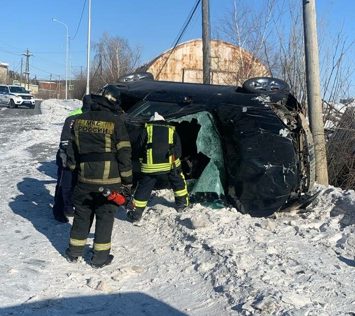 В Якутске женщина без прав опрокинула автомобиль