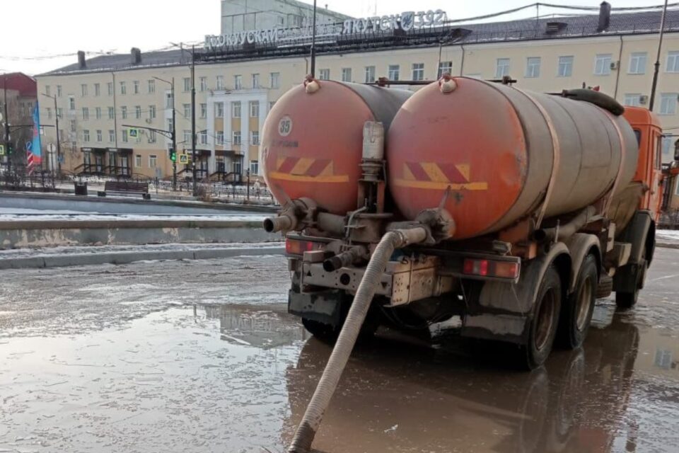В Якутске за сутки откачали рекордный объем талых вод
