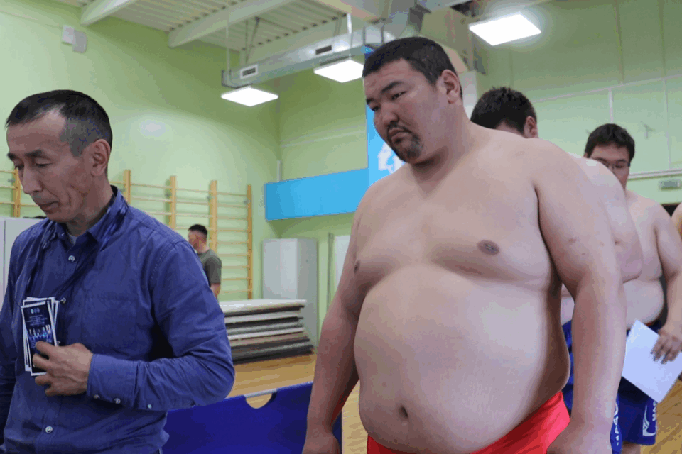 177-килограммовый монгольский спортсмен сразится с мас-рестлерами Якутии