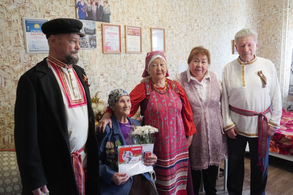 Ветерана-долгожительницу Якутска поздравили с наступающим Днем Победы