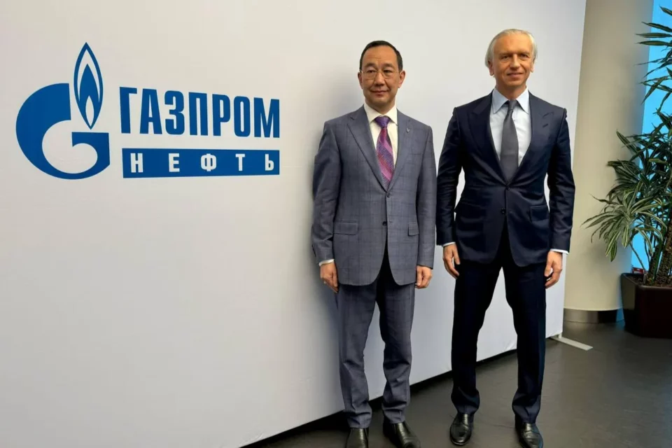 Вопросы реализации проектов «Газпром нефти» обсудили Айсен Николаев и Александр Дюков